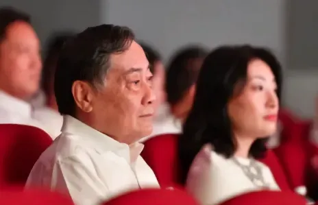 娃哈哈：没有预案的猝然交接，多重风险集中爆发